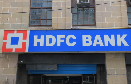 HDFC Bank Reports 18% Rise in Profits
