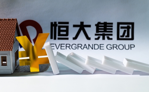 Evergrande Suppliers Announce Loan and Work Halt; HKEX Orders